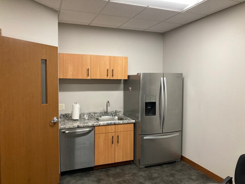 More Photos Of 309 W Superior St, Duluth Storefront For Sale