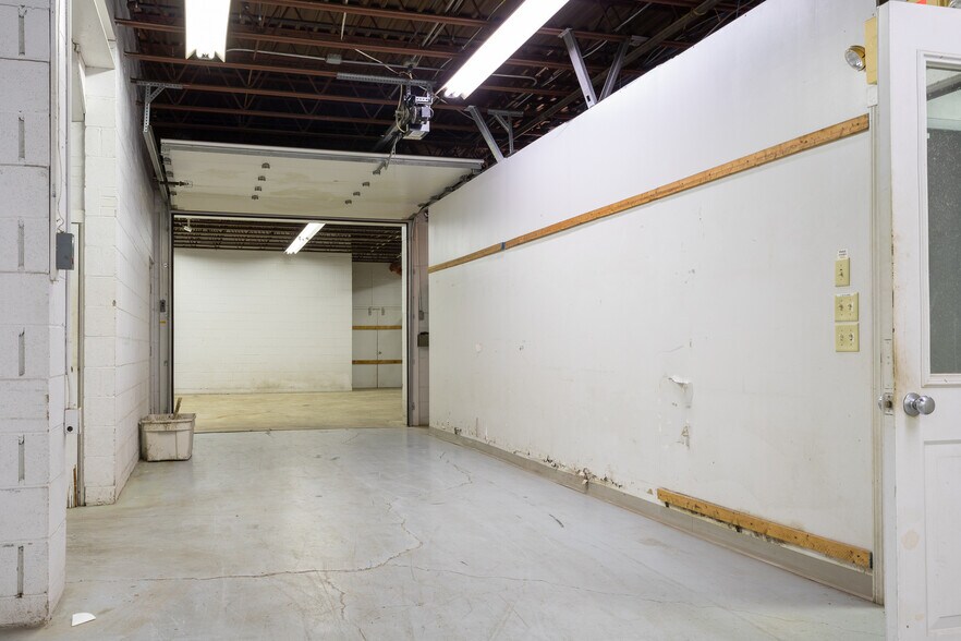 More Photos Of 145-149 Sandy Creek Rd, Verona Flex For Lease