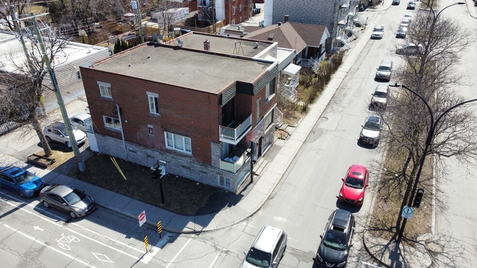 More Photos Of 8294-8298 Rue Hochelaga, Montréal Apartments For Sale