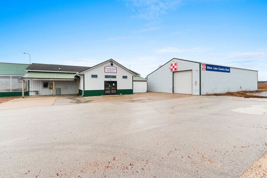 More Photos Of 5814 Calumet Ave, Manitowoc General Retail For Sale