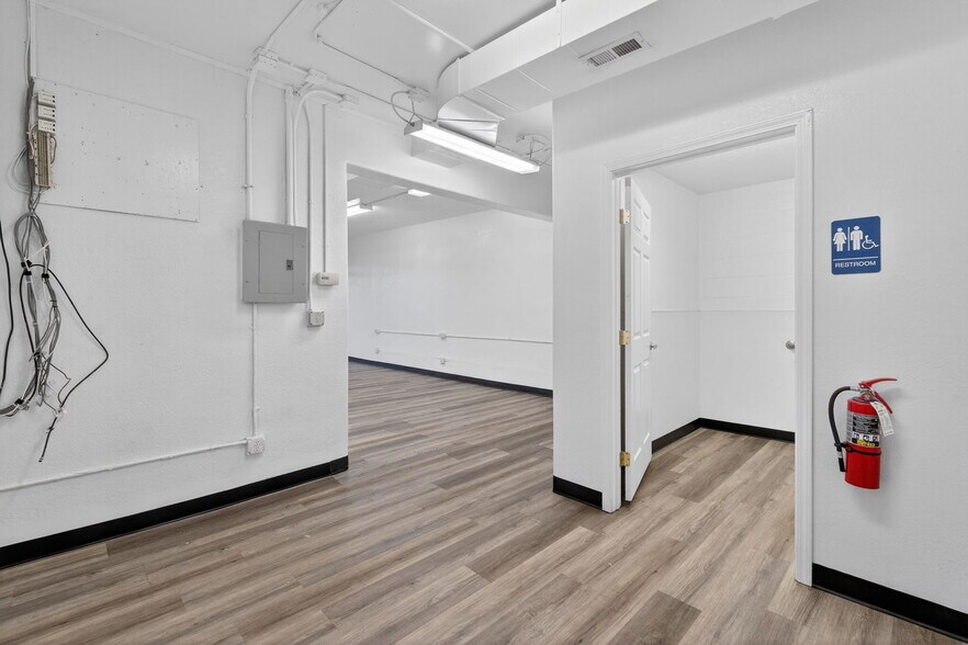 More Photos Of 344 Yellowstone Ave, Pocatello General Retail For Lease