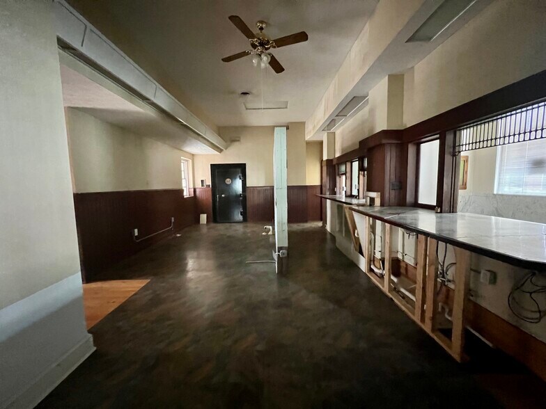 More Photos Of 133 W Main St, Manchester Office For Sale