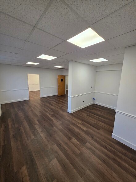 More Photos Of 17 W Jefferson St, Rockville Coworking Space