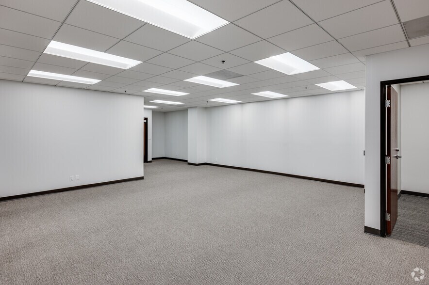 More Photos Of 23101 Lake Center Dr, Lake Forest Office For Lease