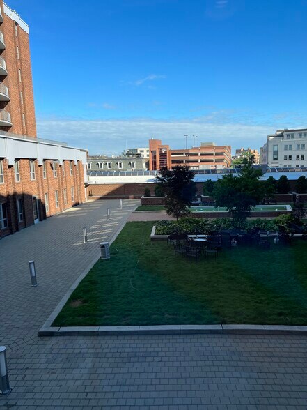 More Photos Of 401-411 S Old Woodward Ave, Birmingham Office Residential For Lease