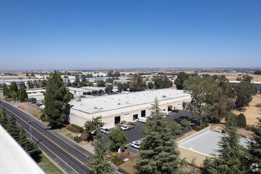 More Photos Of 3825 Cincinnati Ave, Rocklin Warehouse For Lease