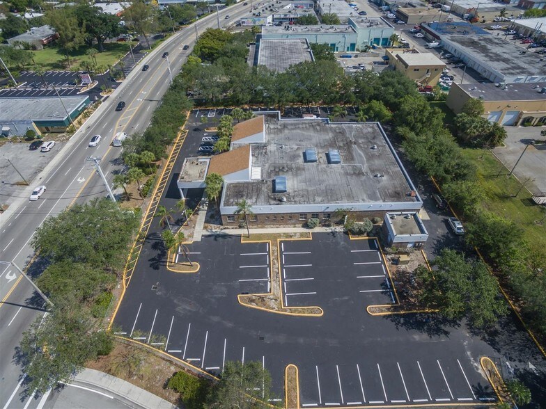 More Photos Of 4650 N Dixie Hwy, Oakland Park Medical For Lease
