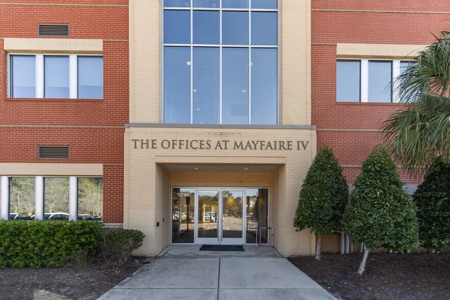 More Photos Of 6740 Rock Spring Rd, Wilmington Office For Lease