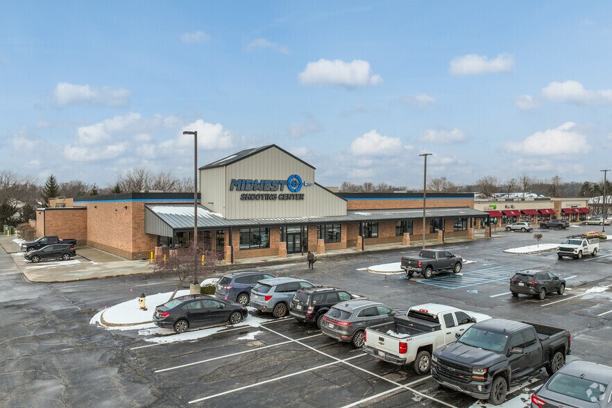 Primary Photo Of 7602-7638 W Sylvania Ave, Sylvania Freestanding For Sale