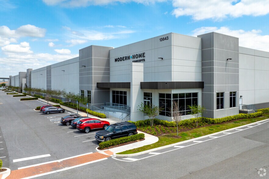 Primary Photo Of 13643 S Orange Ave, Orlando Distribution For Lease