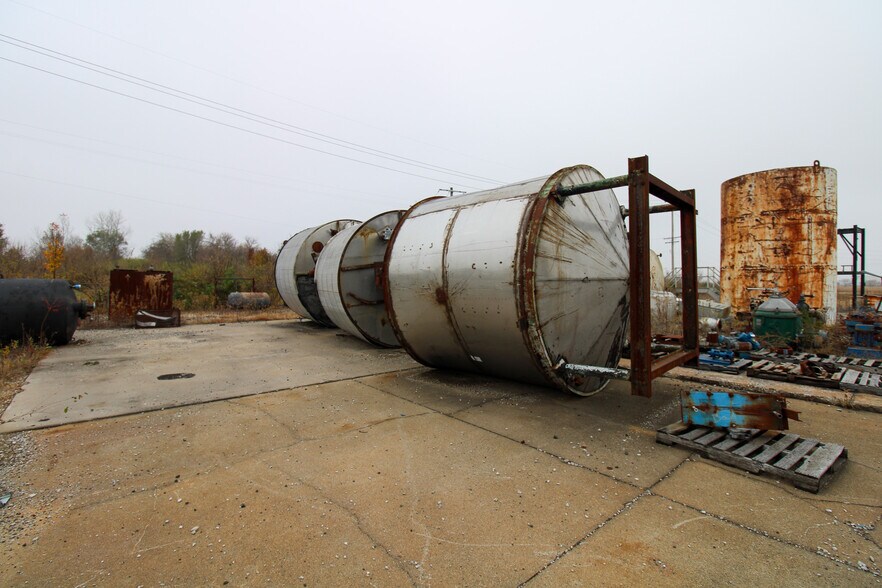 More Photos Of 7350 IL-111, South Roxana Specialty For Sale