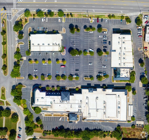 More Photos Of 7130 Buford Hwy, Atlanta Unknown For Lease