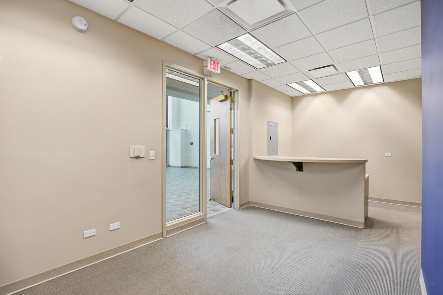 More Photos Of 213 Front St, Mchenry Office For Lease