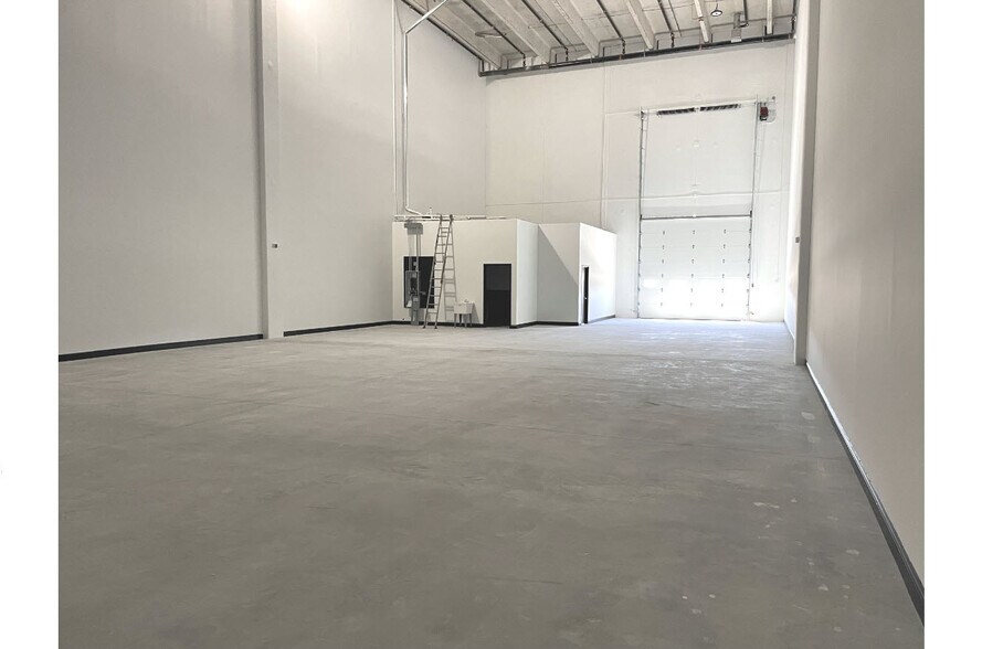 More Photos Of 17 Van Vooren Drive, Oakland, Bergen County, NJ, Oakland Warehouse For Lease