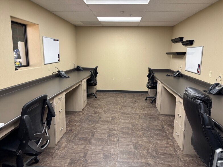 More Photos Of 992 Marchy Ln, Ceres Distribution For Sale