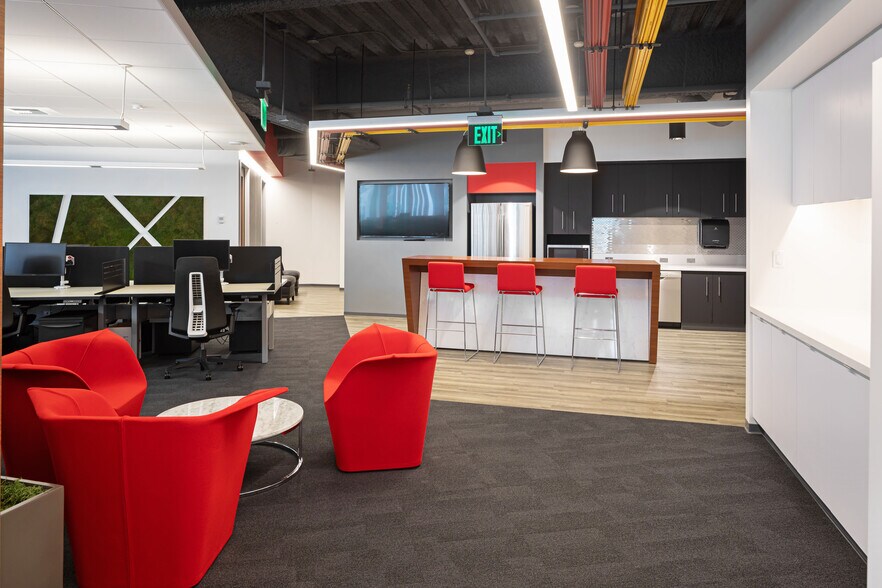 More Photos Of 1601 5th Ave, Seattle Office For Lease