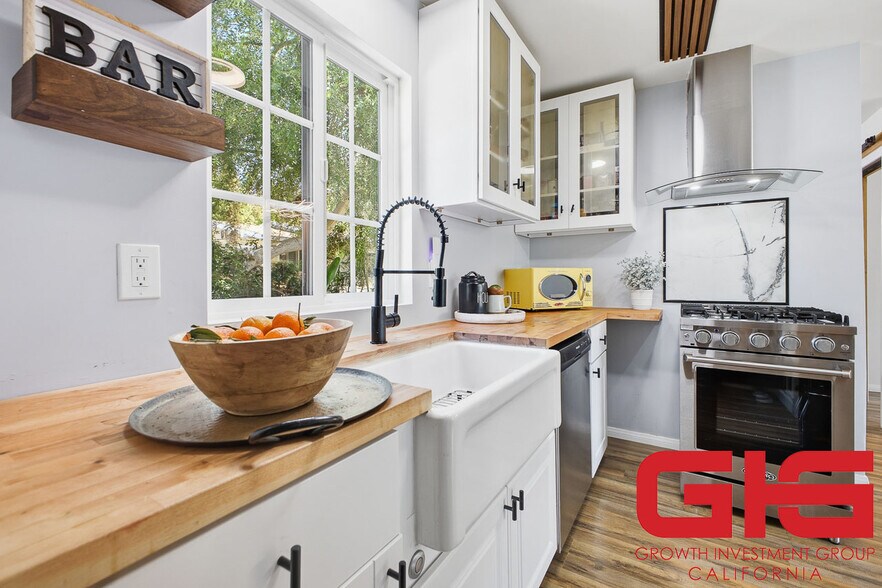 More Photos Of 261 N Oak Ave, Pasadena Multifamily For Sale