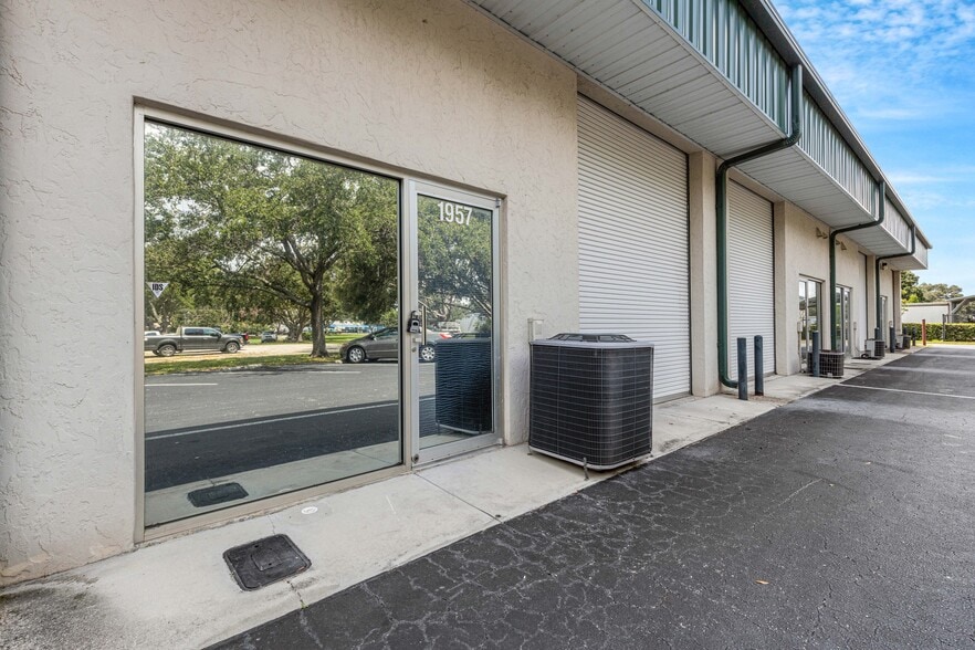 More Photos Of 1925-1963 Barber Rd, Sarasota Warehouse For Sale
