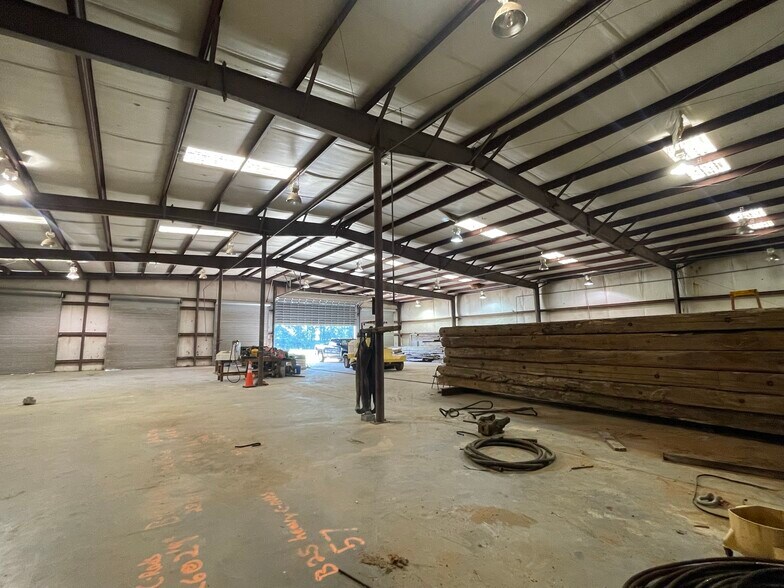 More Photos Of 1808 S Main St, Atmore Truck Terminal For Lease