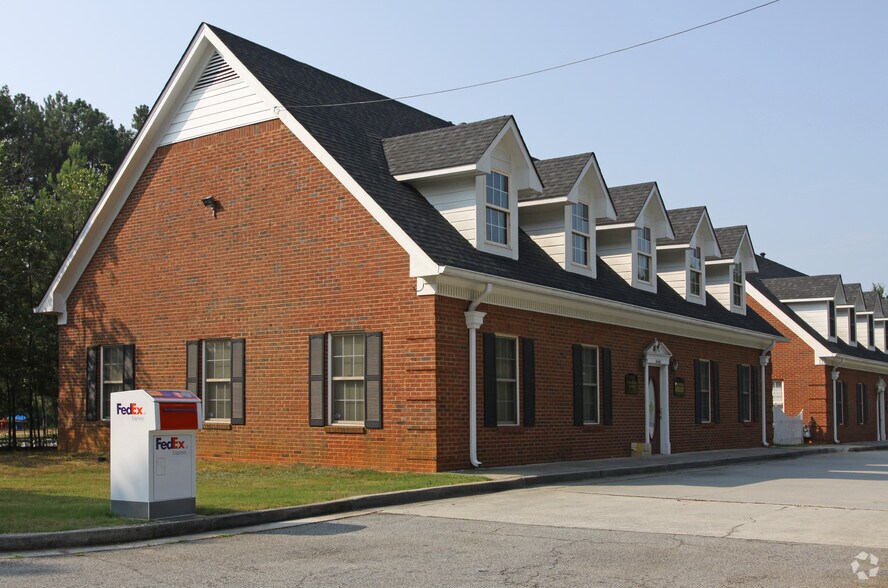 More Photos Of 5440 Lilburn Stone Mountain Rd, Stone Mountain Office For Lease