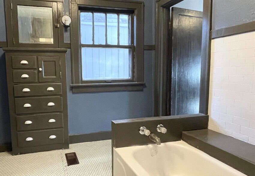 More Photos Of 919 W 3rd St, Peoria Apartments For Sale