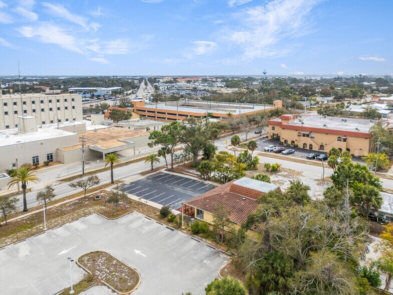 More Photos Of 540 Nokomis Ave S, Venice Medical For Lease