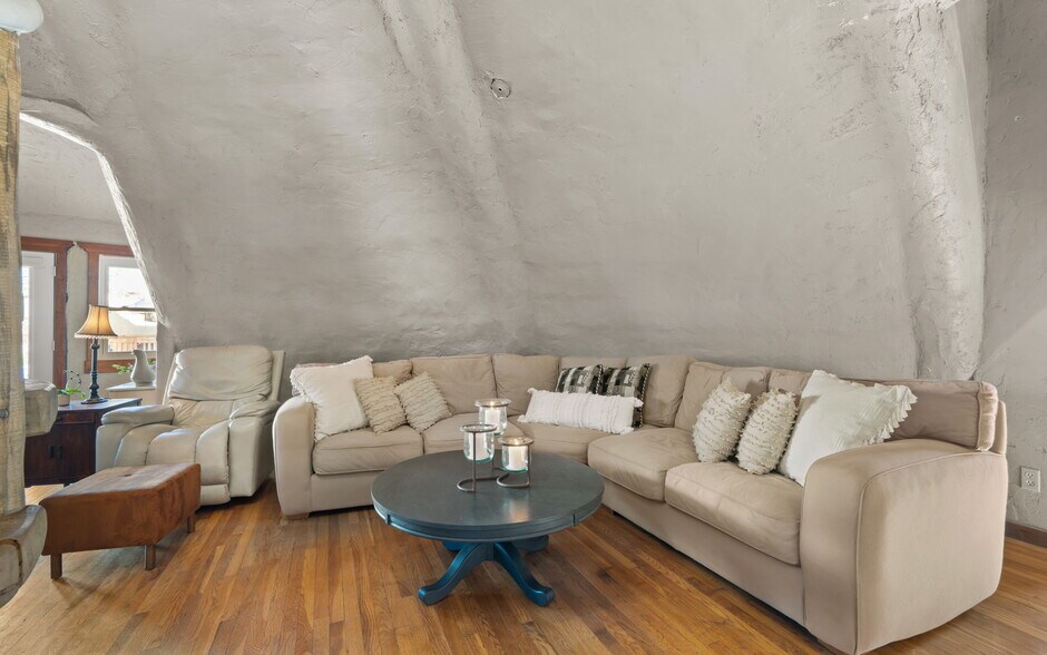 More Photos Of 1935 E Joy Ranch Rd, Phoenix Specialty For Sale