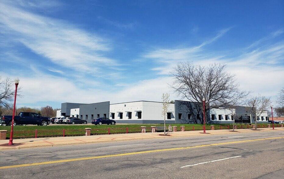 More Photos Of 7373 147th St W, Apple Valley Medical For Lease