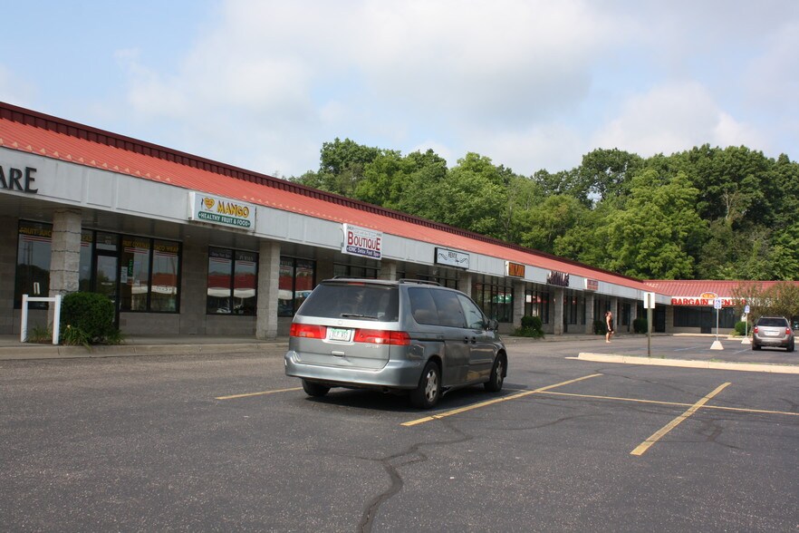 More Photos Of 2245 W Columbia Ave, Battle Creek General Retail For Lease