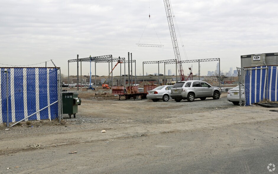 Primary Photo Of 195 E 22nd St, Bayonne Unknown For Lease