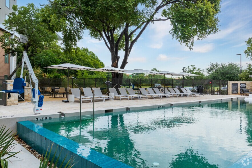 More Photos Of 5100 Bolm Rd, Austin Apartments For Lease