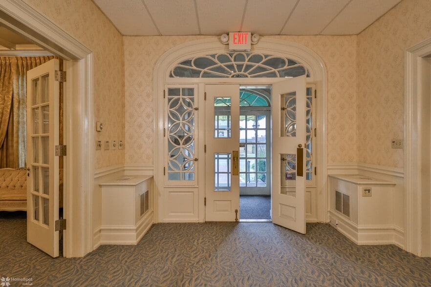 More Photos Of 1619 W Hamilton St, Allentown Funeral Home For Sale