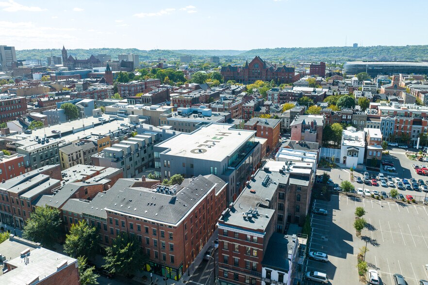 More Photos Of 15 E 14th St, Cincinnati Office For Sale