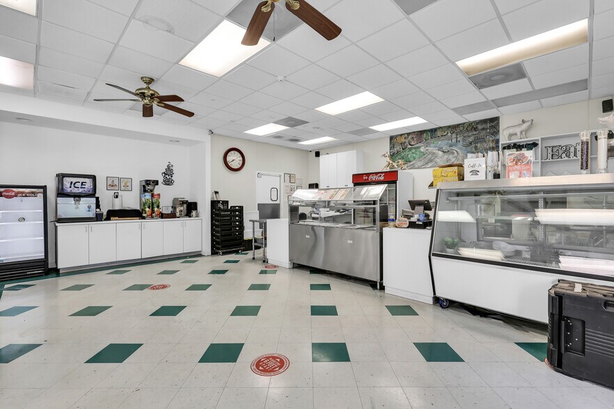 More Photos Of 114 Horizon Park Dr, Savannah Restaurant For Sale