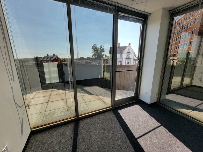 More Photos Of 250 W First St, Winston-Salem Loft Creative Space For Lease