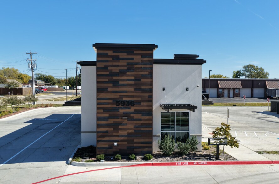 More Photos Of 5936 Denton Hwy, Watauga Restaurant For Sale