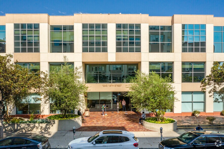More Photos Of 1245 16th St, Santa Monica Medical For Lease