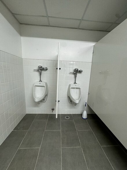 More Photos Of 7095 W 3500 S, Salt Lake City Service For Lease