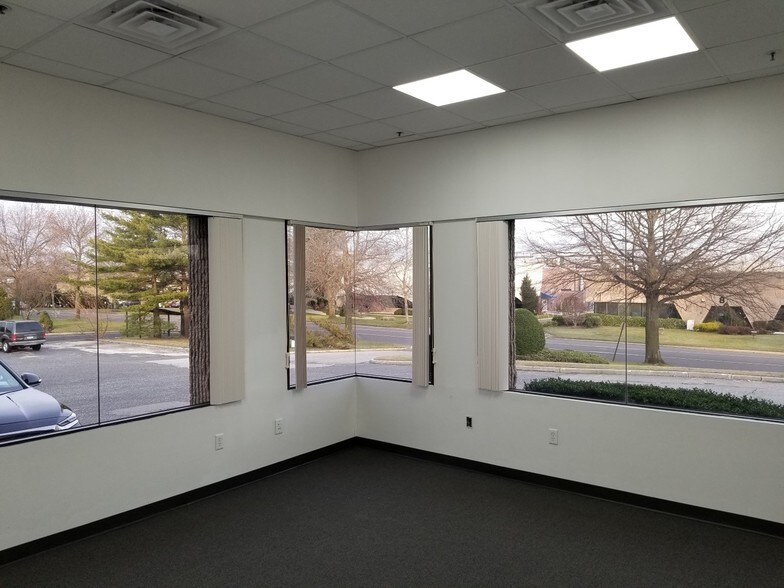 More Photos Of 90 Adams Ave, Hauppauge Office For Lease