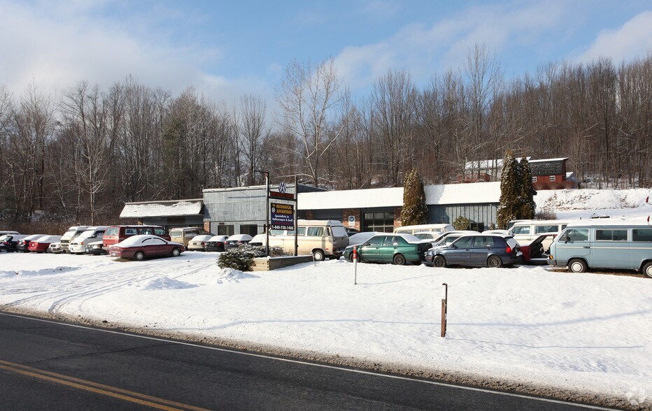 More Photos Of 404 New Hartford Rd, Barkhamsted Auto Repair For Sale