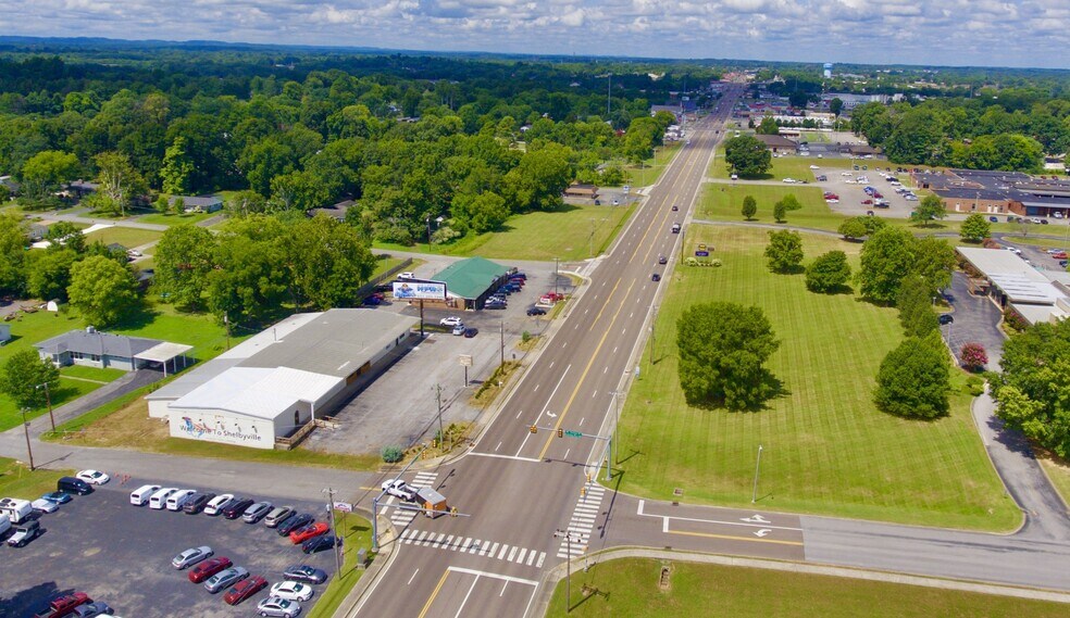 More Photos Of 1608 Madison St, Shelbyville General Retail For Sale