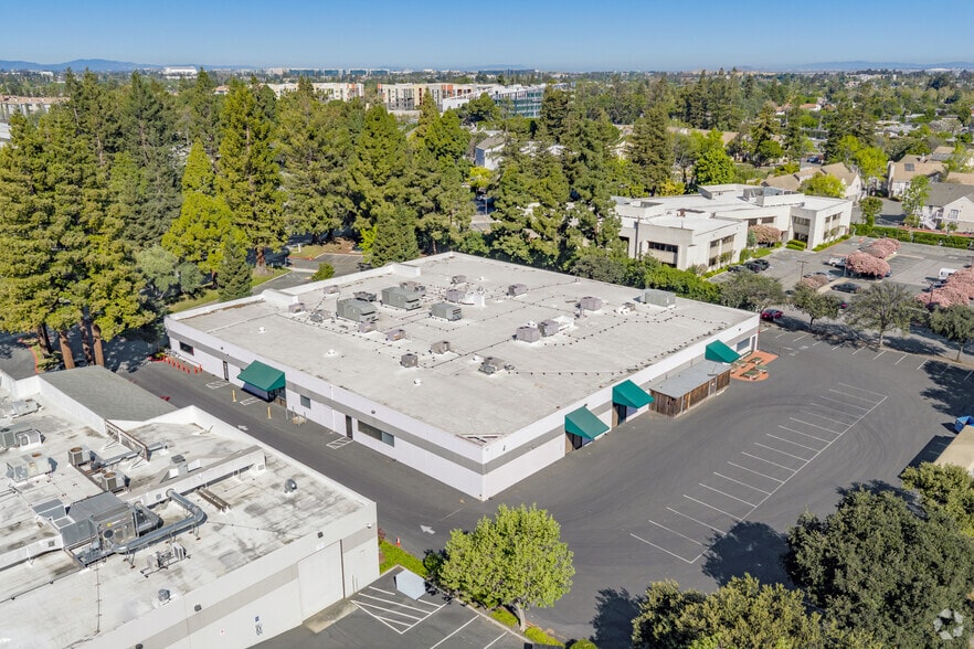 More Photos Of 510 Oakmead Pky, Sunnyvale Light Manufacturing For Lease