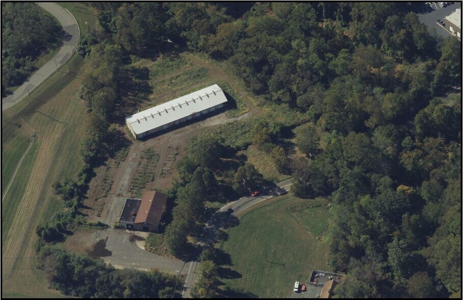 More Photos Of 170 Center St, Freehold Truck Terminal For Sale