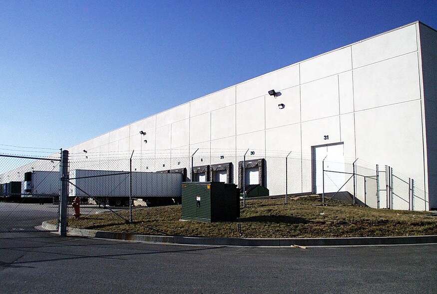 More Photos Of 6635 Business Pky, Elkridge Warehouse For Lease