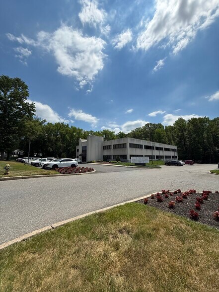 More Photos Of 225 Gordons Corner Rd, Manalapan Township Medical For Lease