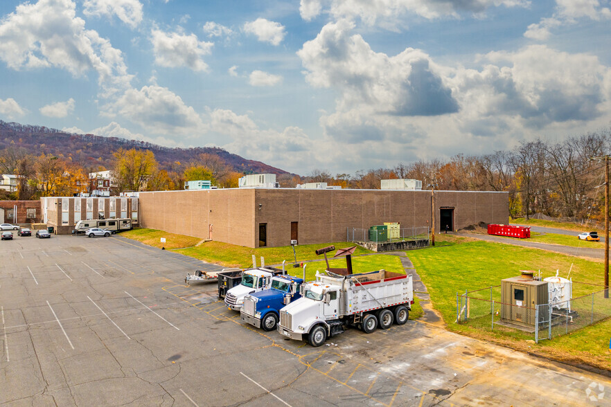 Primary Photo Of 152 Broadway, Haverstraw Warehouse For Lease