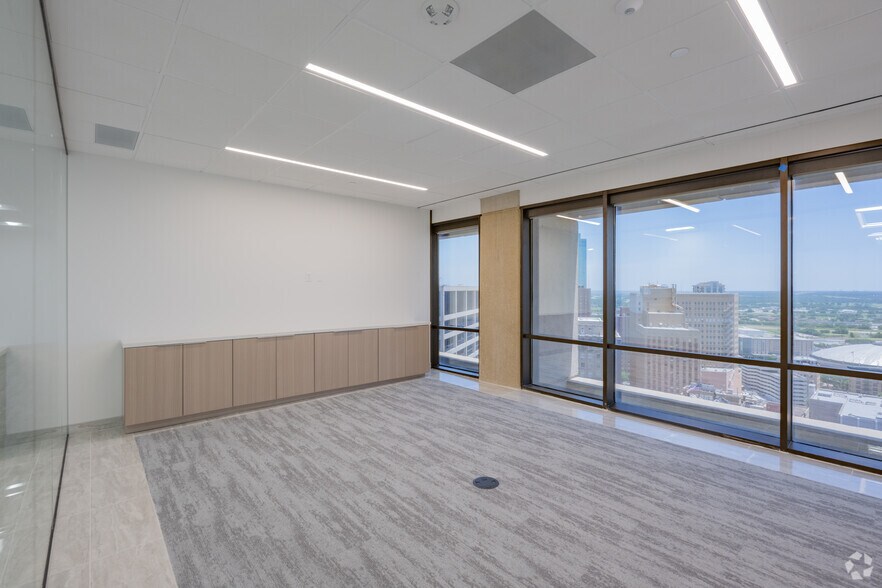 More Photos Of 801 Cherry St, Fort Worth Office For Lease