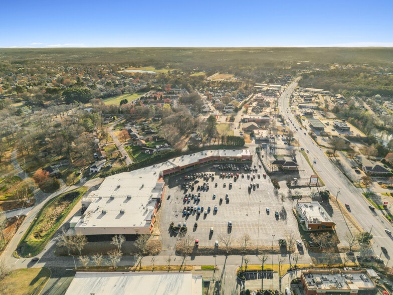 More Photos Of 201-273 W Butler Rd, Mauldin General Retail For Lease