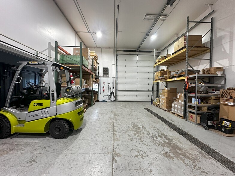 More Photos Of 2630 Van Horn Rd, Fairbanks Warehouse For Sale