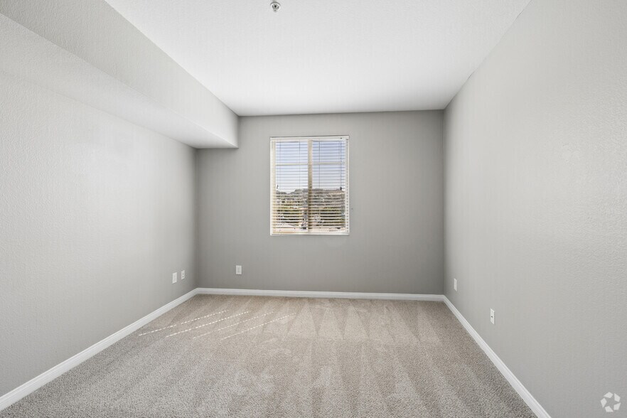 More Photos Of 5395 Napa St, San Diego Apartments For Lease